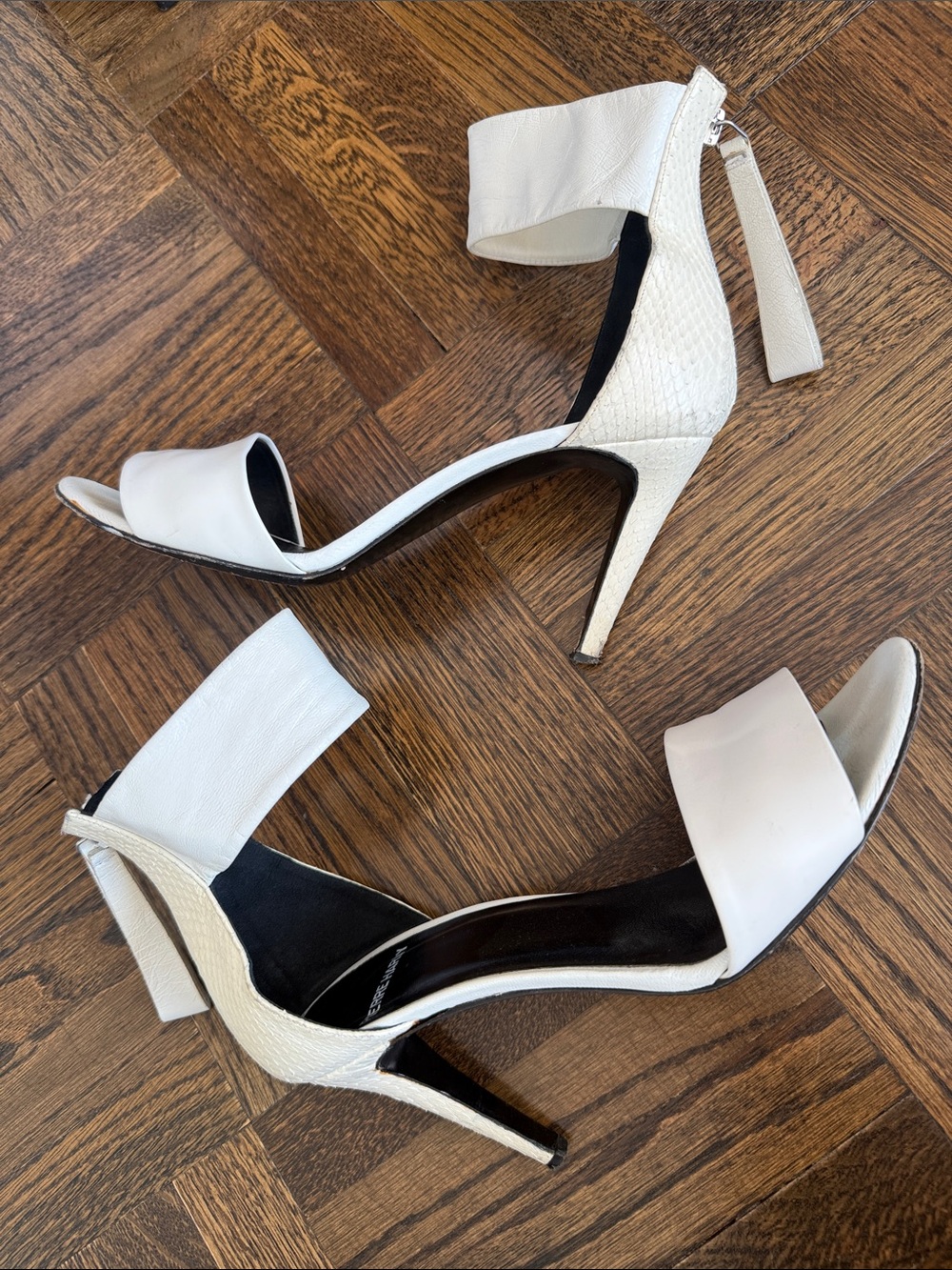 Pierre Hardy White Open-Toe leather snakeskin zipper Ankle Strap Heels 38